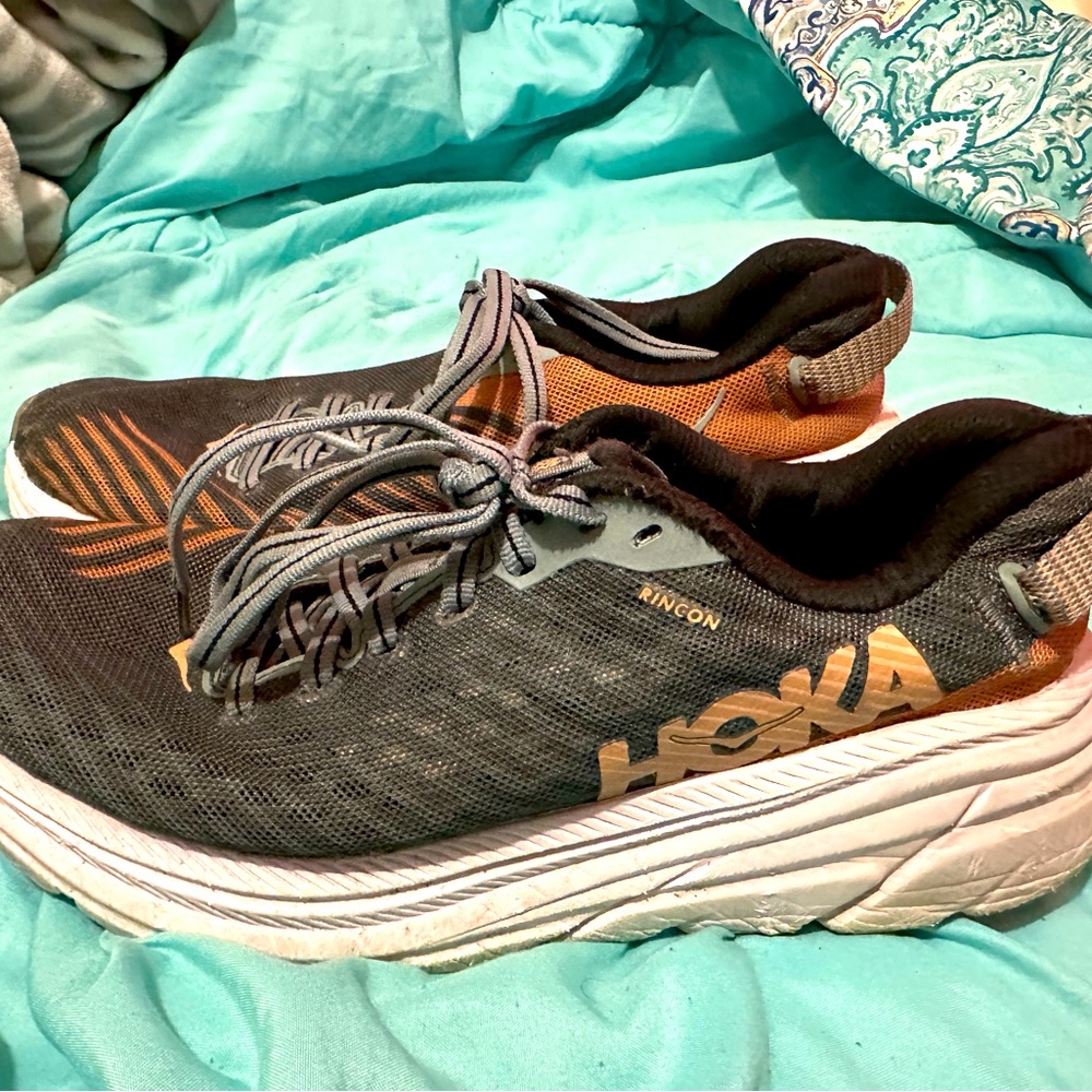 Hoka women’s size 6